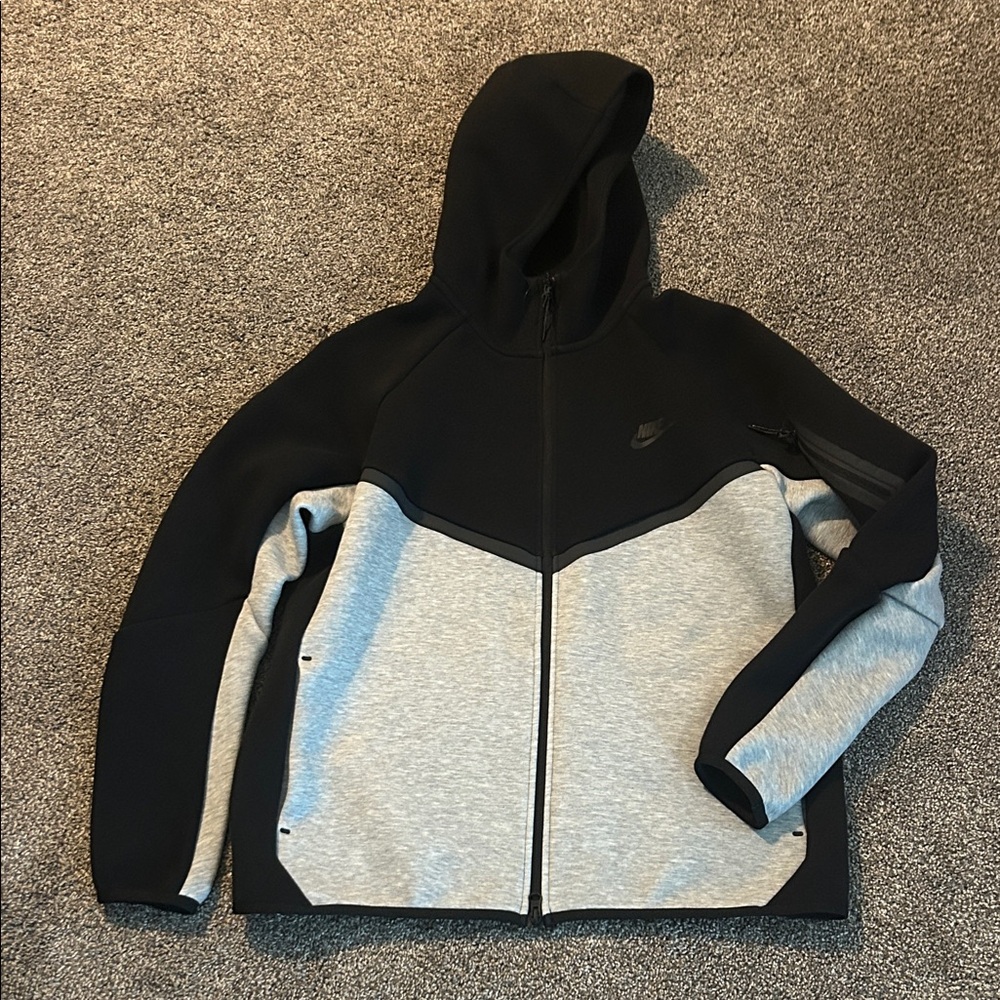 NikeTech Men’s L Never Been worn